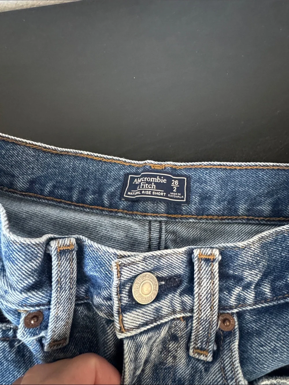 Abercrombie & Fitch Natural High Rise Short / size 26/2